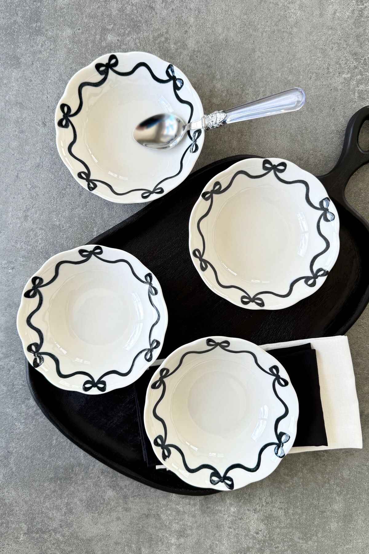 Fiyonk 4 Adet Premium Porselen 16 Cm Çorba Kasesi Takımı Siyah Kurdele Desenli