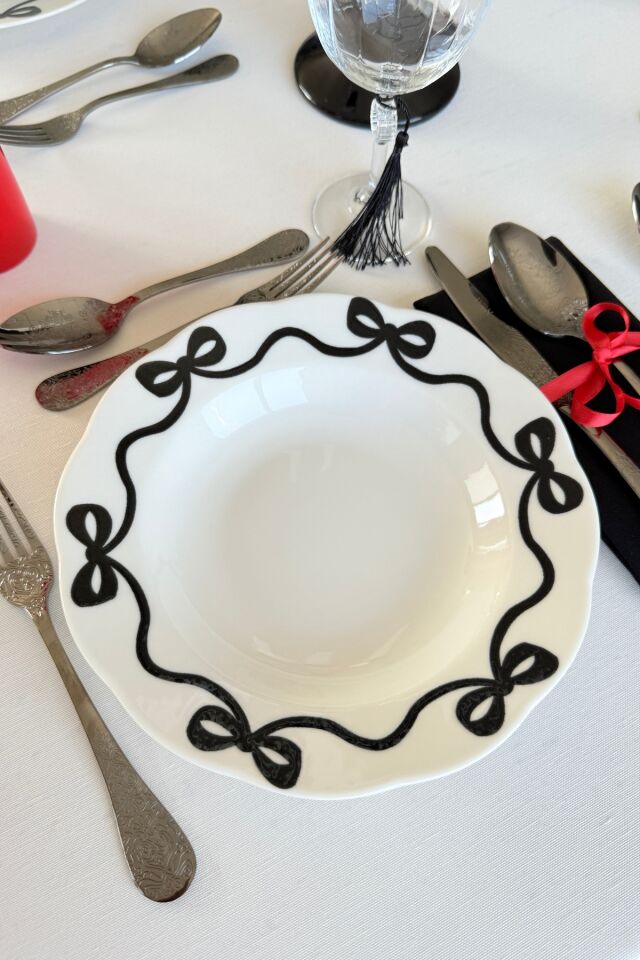 Fiyonk 4 Adet Kırık Beyaz Premium Porselen 23 Cm Çukur Tabak Takımı Siyah Kurdele Desen Yemek Tabağı