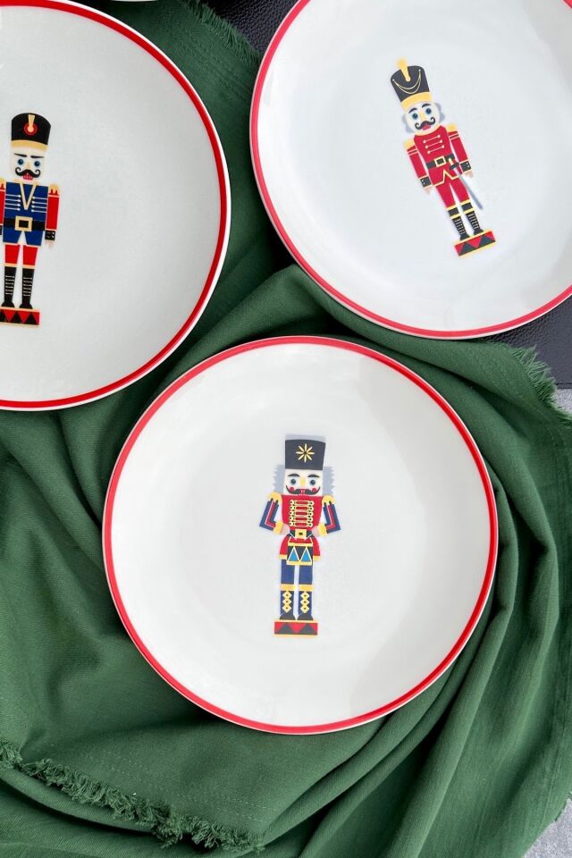 Tin Soldier Premium Porselen 6 kişilik 21 cm Kırmızı Kurşun Asker Pasta Tabağı Takımı