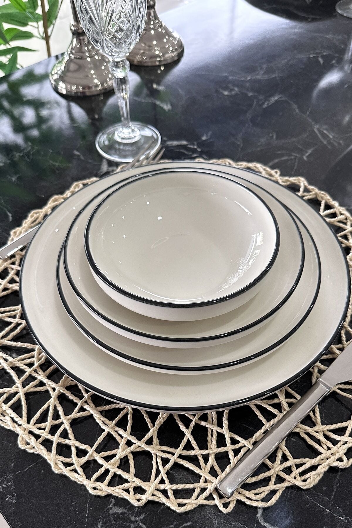 Oms Modern Black Siyah Porselen 24 Parça 6 Kişilik Günlük Sunum Servis Yemek Takımı Seti