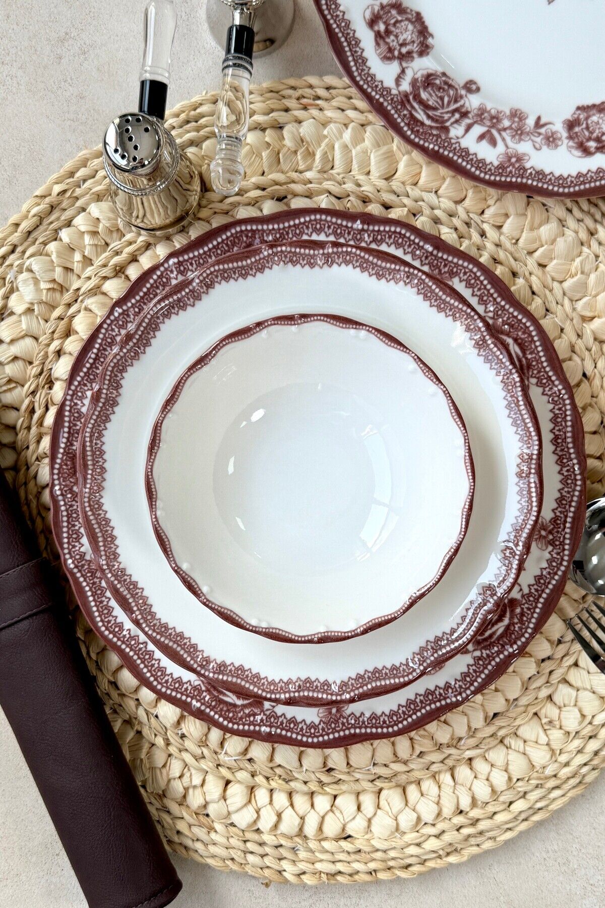 Diana 24 Parça 6 Kişilik Premium Porselen Yemek Takımı Bordo-Kahve Çiçek Desenli
