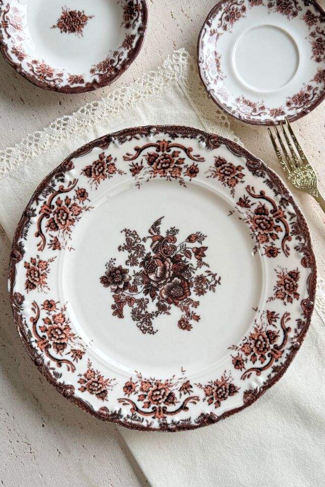 Antique rose 19 Parça 6 Kişilik Porselen Kahvaltı Takımı bordo-kahve çiçek desenli