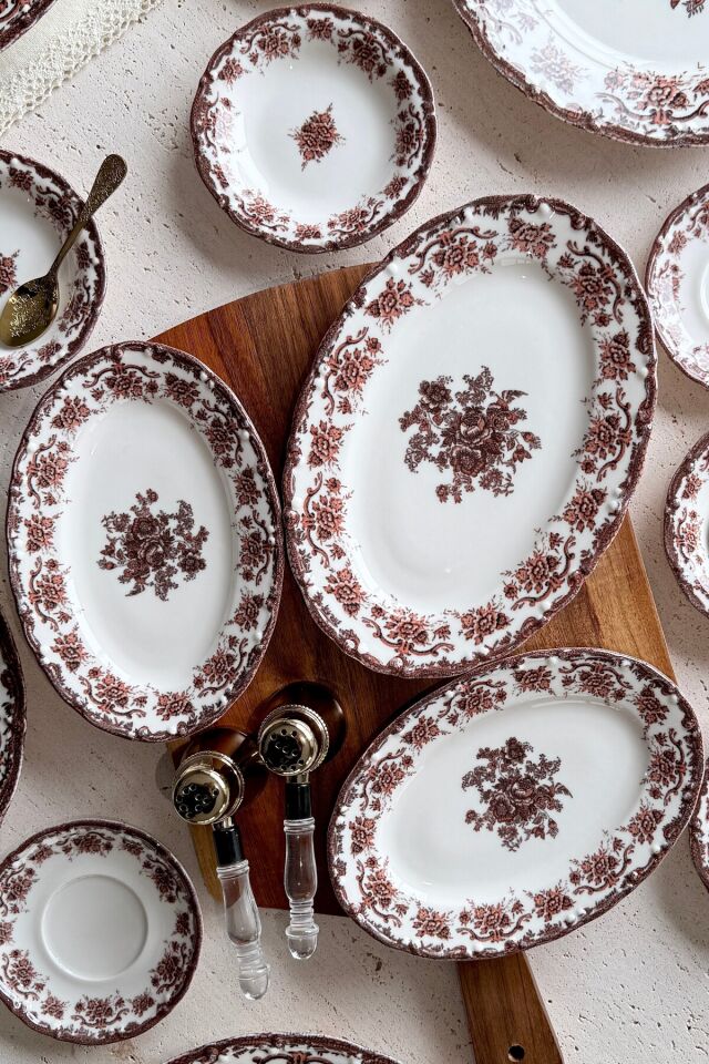 Antique rose 19 Parça 6 Kişilik Porselen Kahvaltı Takımı bordo-kahve çiçek desenli