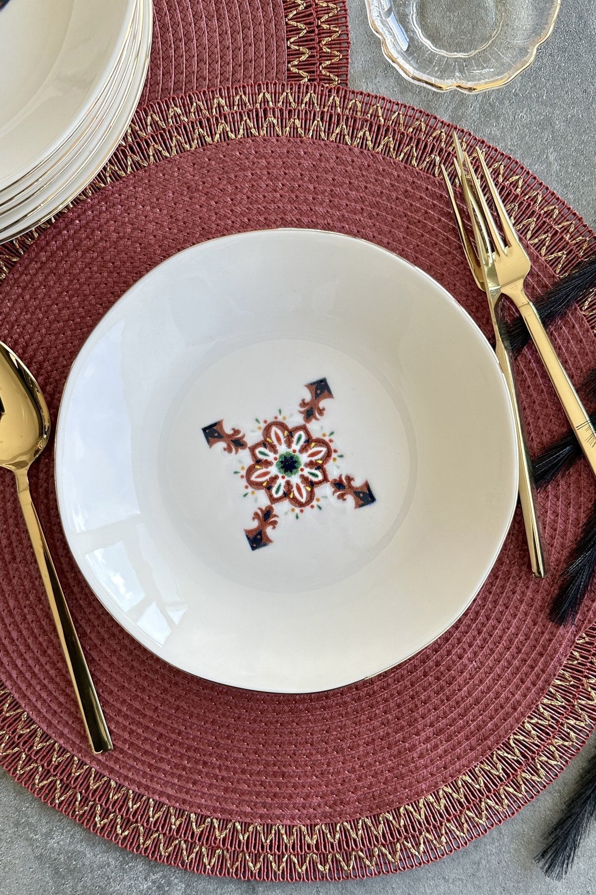 gold arabesque amorf kesim 6 kişilik Altın Yaldızlı Porselen Çukur Yemek Tabağı Takımı Krem